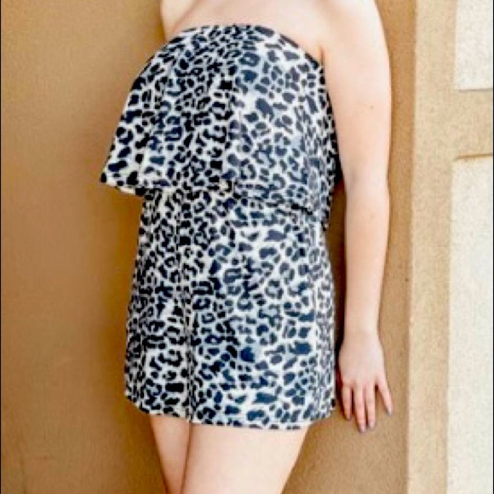 Fun Davi&Dani leopard-print romper NWT Small